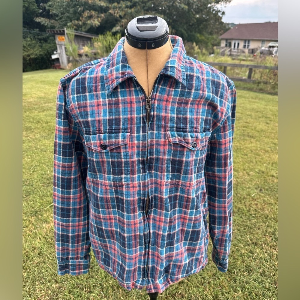 Wallace and Barnes blue plaid zip up jacket shirt. Size medium. Women’s